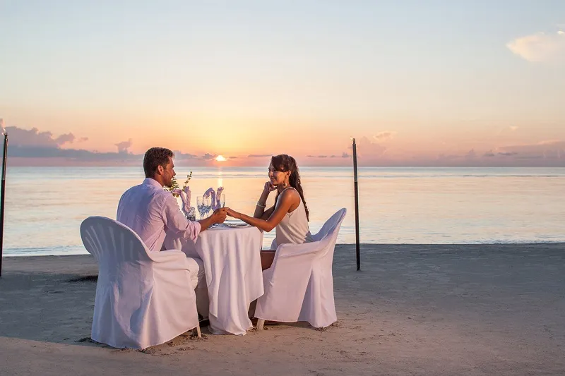 Couple heureux - petites attentions pour renforcer sa relation amoureuse